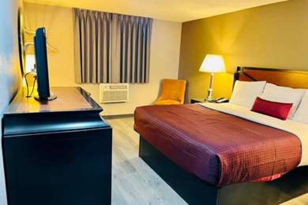 SUPER 8 BY WYNDHAM BENTON HARBOR/ST 4
