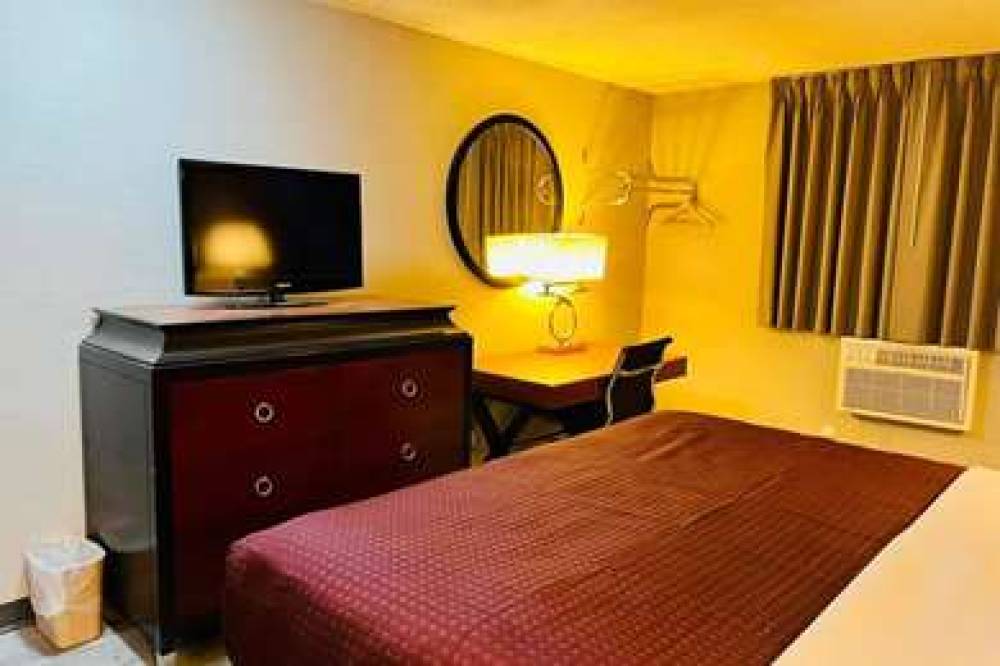SUPER 8 BY WYNDHAM BENTON HARBOR/ST 8