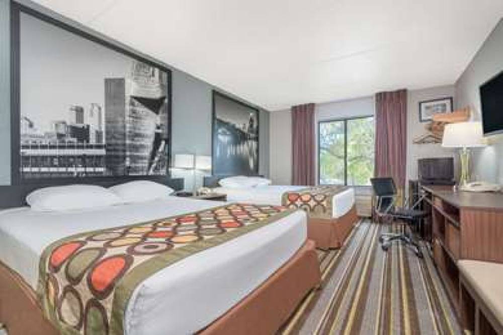 SUPER 8 BY WYNDHAM BLOOMINGTON/AIRP 10