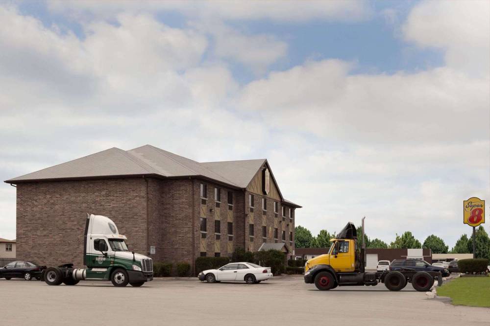 Super 8 By Wyndham Bridgeview/Chicago Area 4