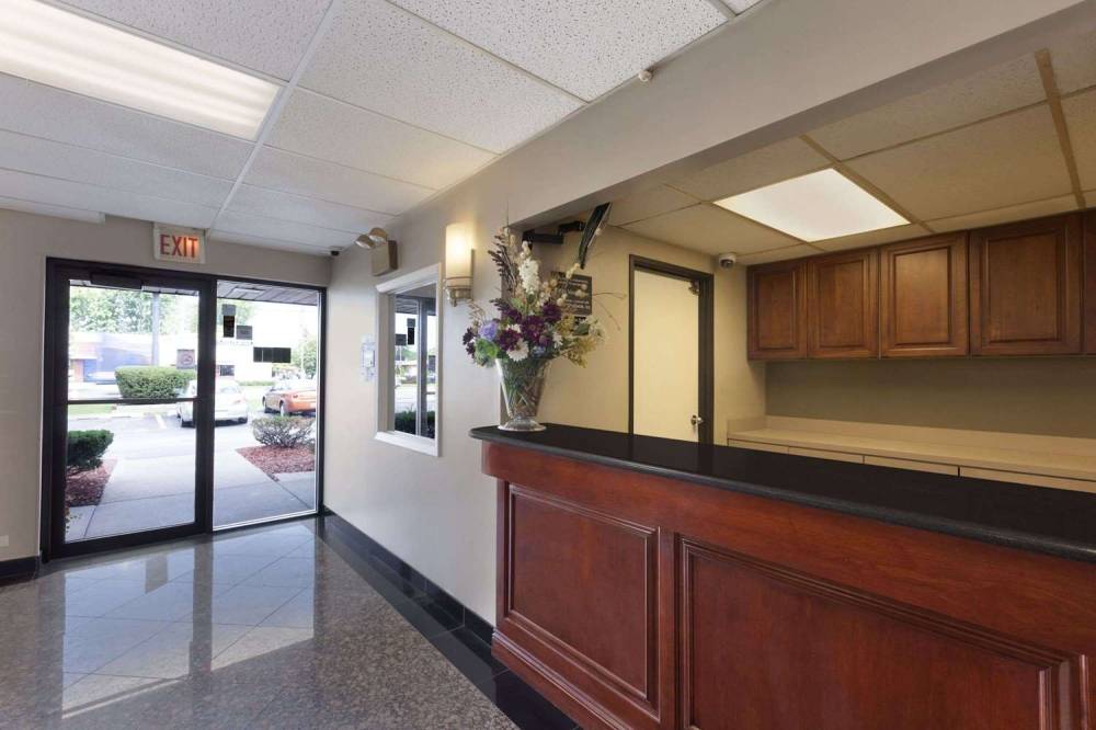 Super 8 By Wyndham Bridgeview/Chicago Area 1