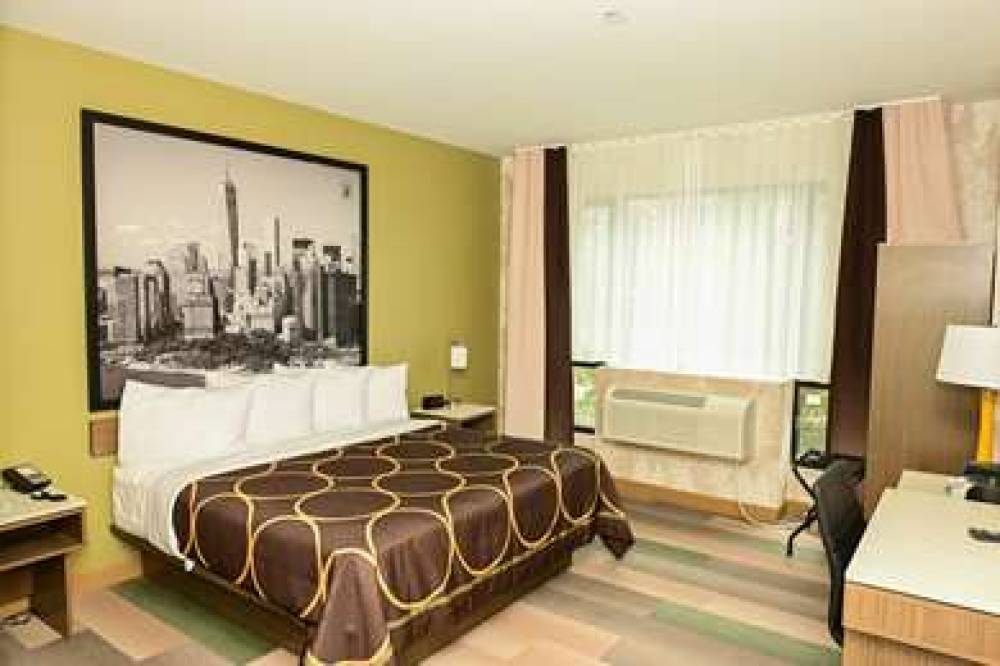 SUPER 8 BY WYNDHAM BRONX NEAR BOTAN 7