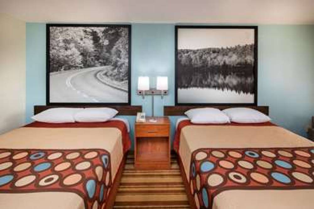 SUPER 8 BY WYNDHAM BURLINGTON NC 2