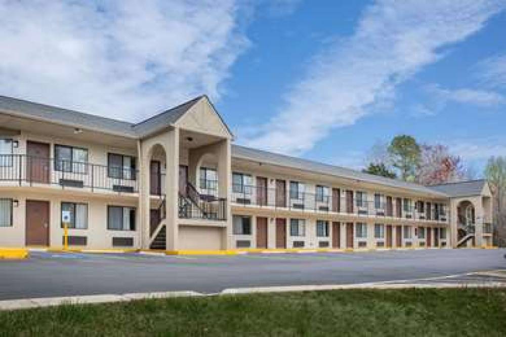 SUPER 8 BY WYNDHAM BURLINGTON NC 10