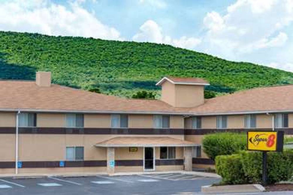 Super 8 By Wyndham Burnham/Lewistown 1