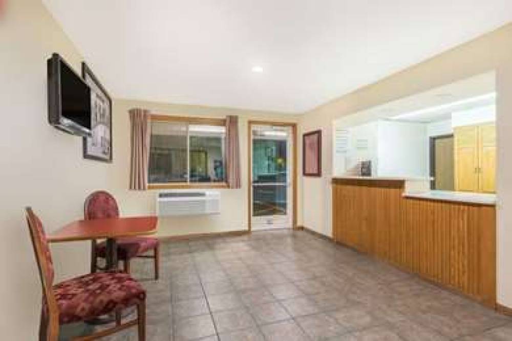 Super 8 By Wyndham Burnham/Lewistown 3