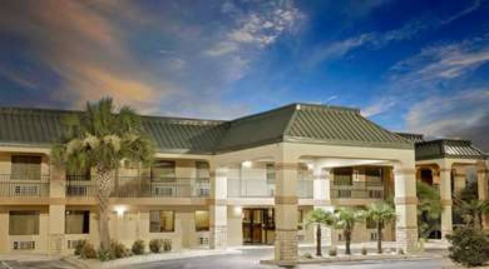 Super 8 By Wyndham Byron/South Macon