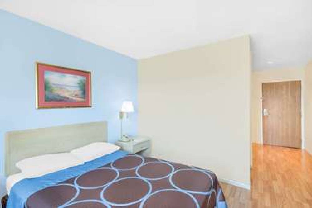 Super 8 By Wyndham Canandaigua 4