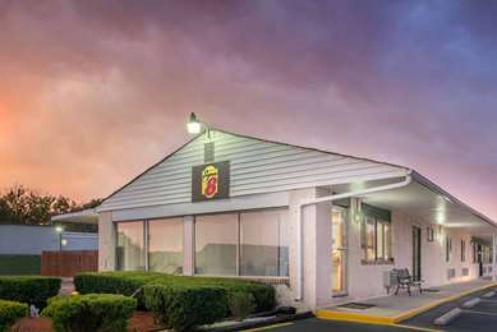 Super 8 By Wyndham Centerville-Richmond 1