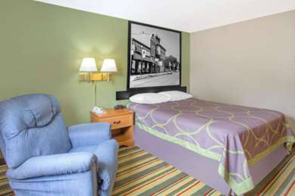 Super 8 By Wyndham Champaign 10