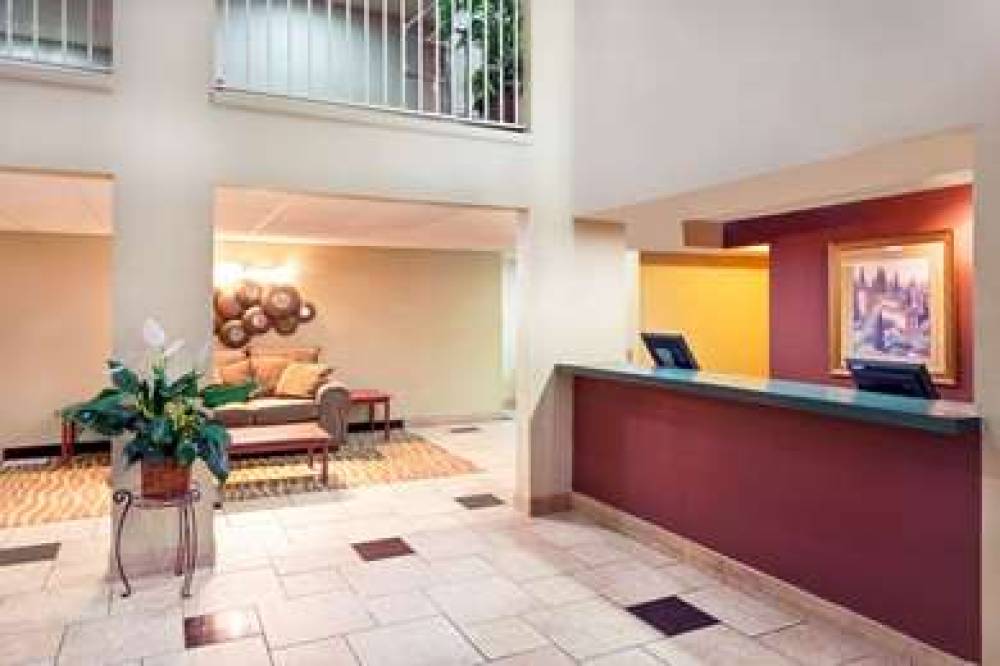 RODEWAY INN AND SUITES CHANDLER - P 3
