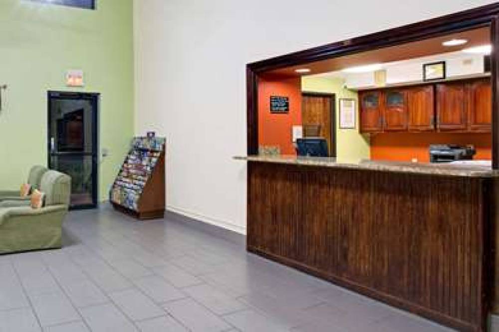 Super 8 By Wyndham Clearwater/St. Petersburg Airport 3