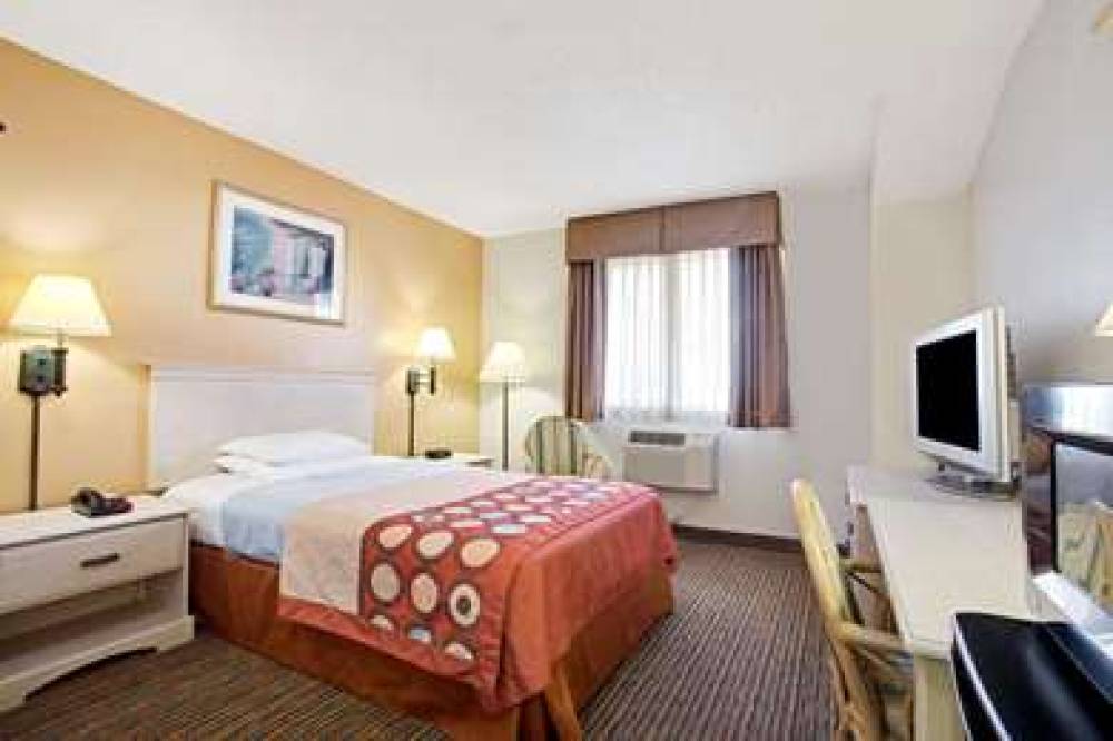 Super 8 By Wyndham Clearwater/St. Petersburg Airport 6