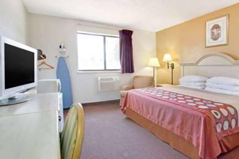 Super 8 By Wyndham Clearwater/St. Petersburg Airport 9