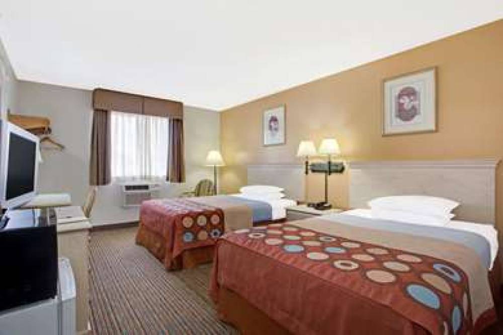 Super 8 By Wyndham Clearwater/St. Petersburg Airport 10