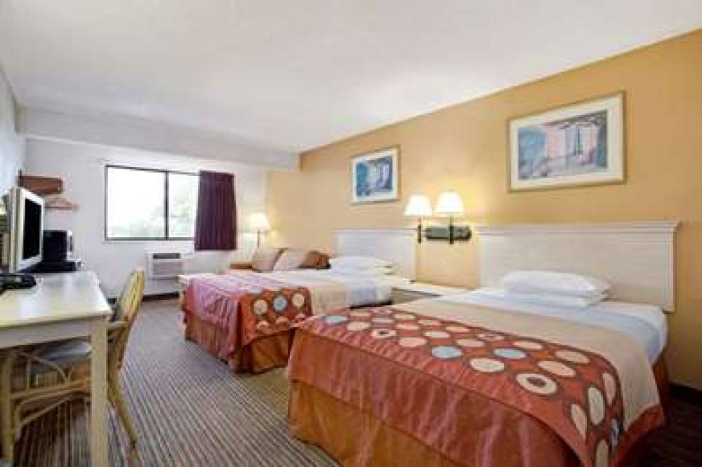 Super 8 By Wyndham Clearwater/St. Petersburg Airport 8