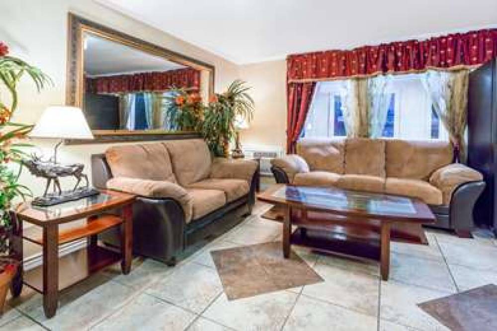 Super 8 By Wyndham Colorado Springs/Chestnut Street 2