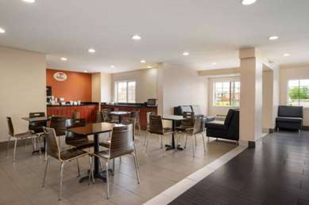 Super 8 By Wyndham Columbus West 3