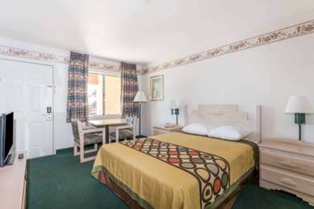 SUPER 8 BY WYNDHAM COTTONWOOD 7
