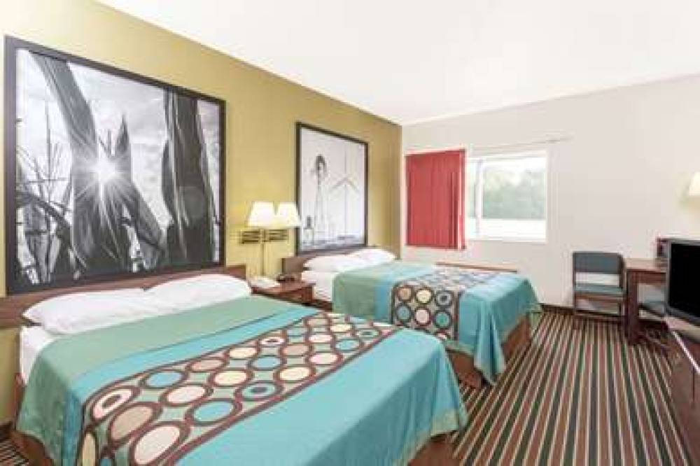 SUPER 8 BY WYNDHAM CRESCO IA 7