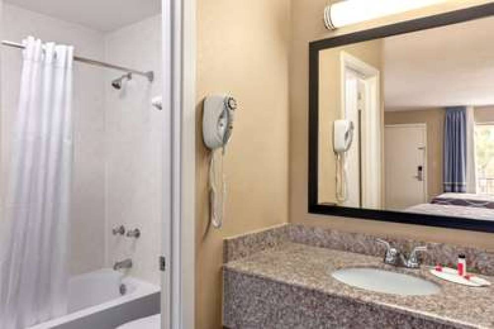 Super 8 By Wyndham Crestview 10