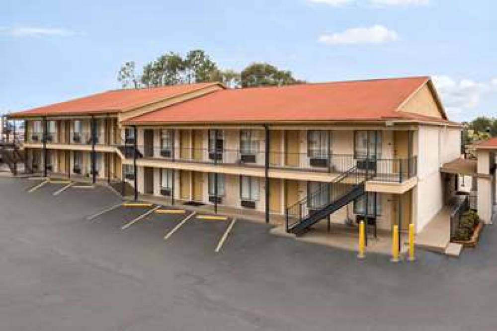 Super 8 By Wyndham Crestview 3