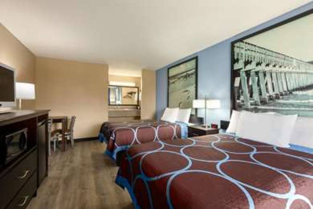 Super 8 By Wyndham Crestview 8