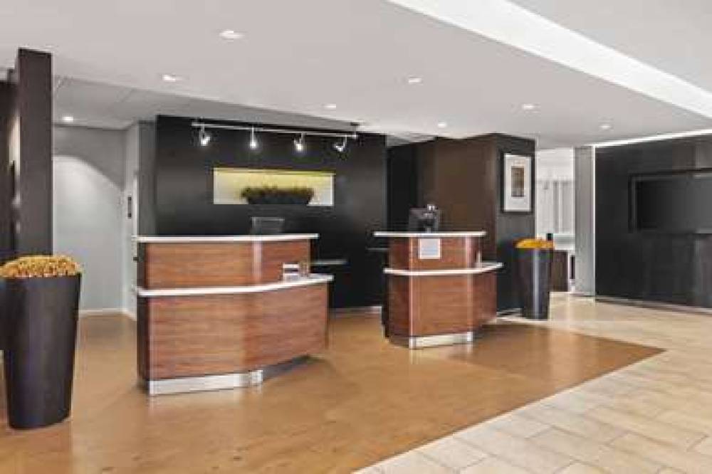 SUPER 8 BY WYNDHAM DALLAS LOVE FIEL 3