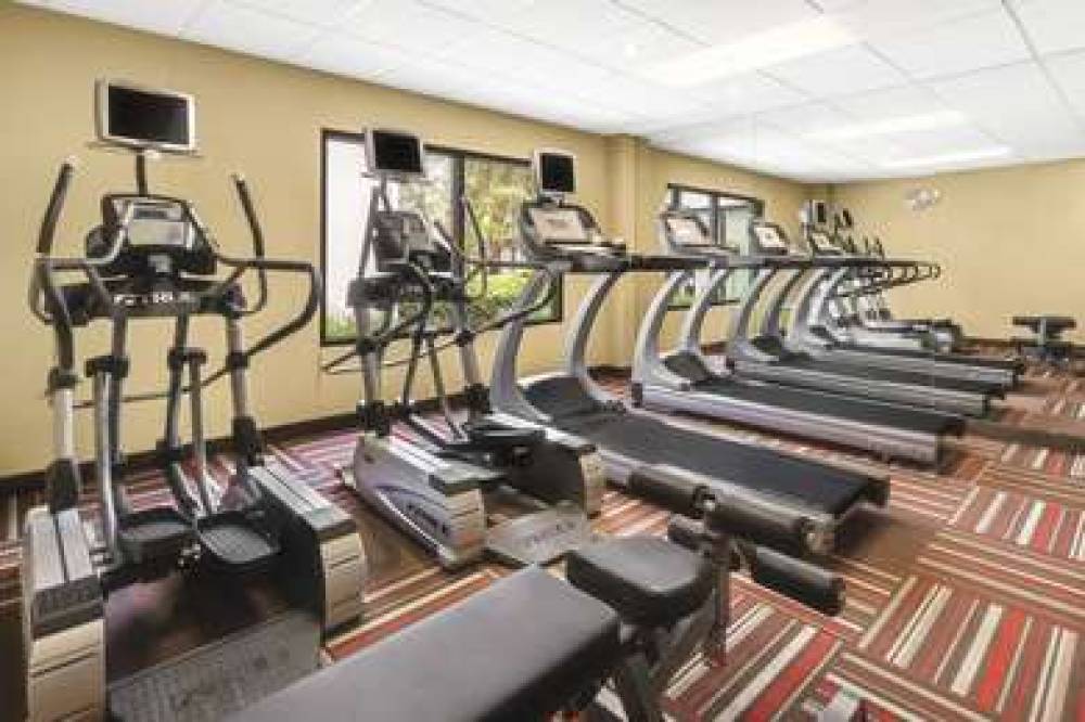 SUPER 8 BY WYNDHAM DALLAS LOVE FIEL 9