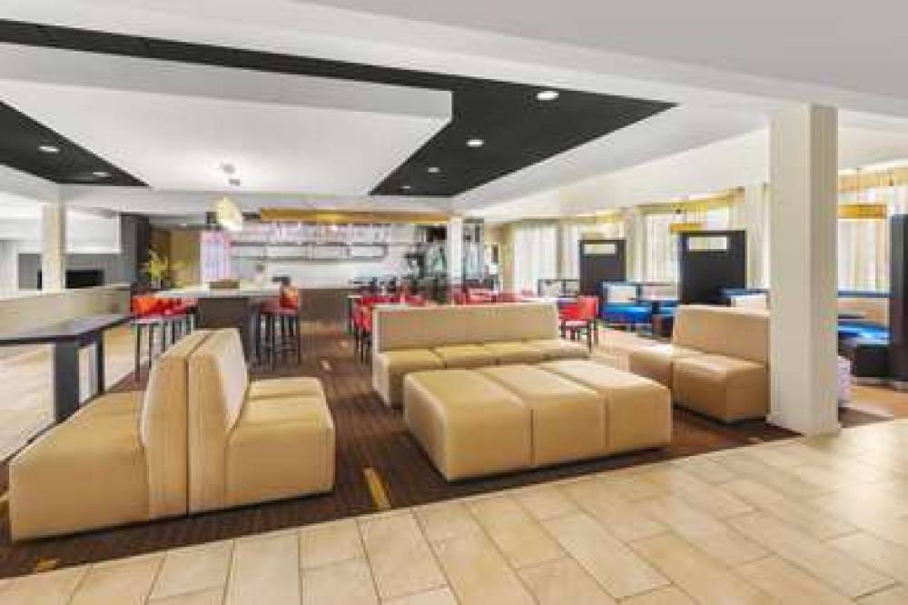 SUPER 8 BY WYNDHAM DALLAS LOVE FIEL 5