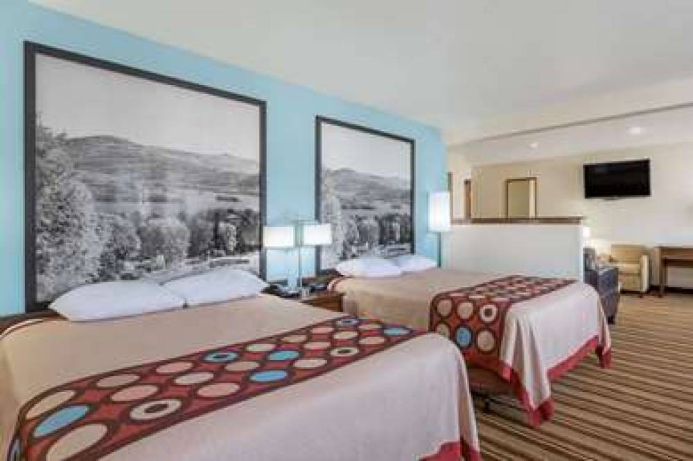Super 8 By Wyndham Danville VA 4