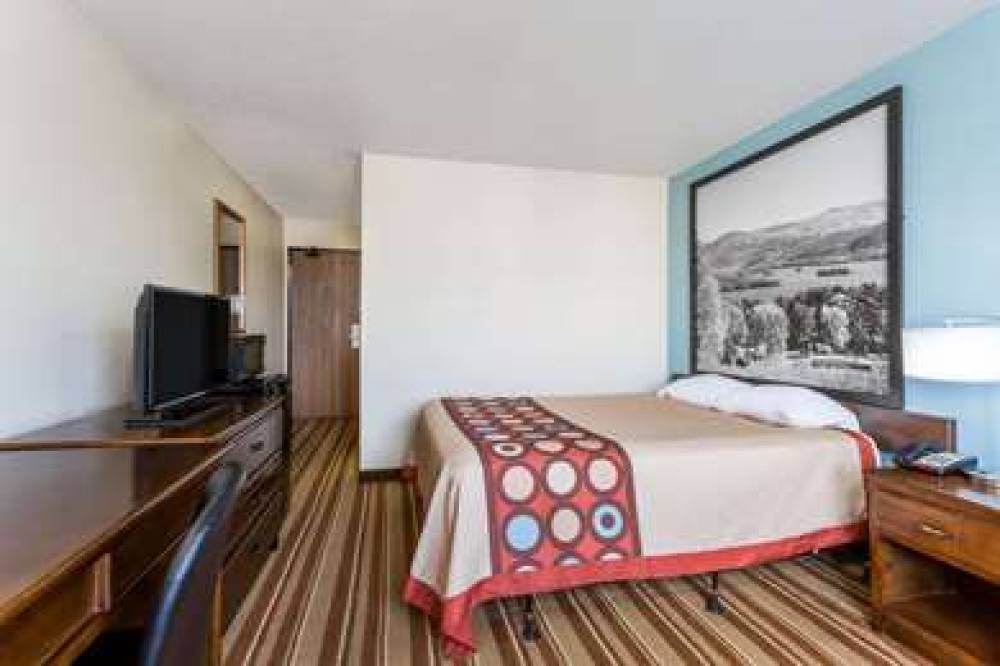 Super 8 By Wyndham Danville VA 3
