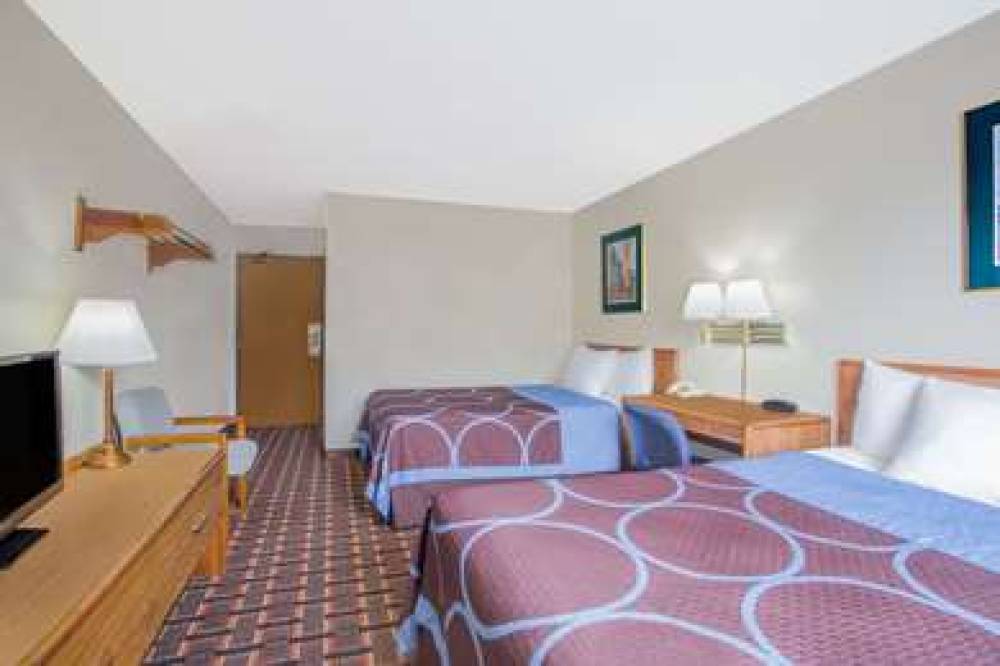 Super 8 By Wyndham Douglas 5