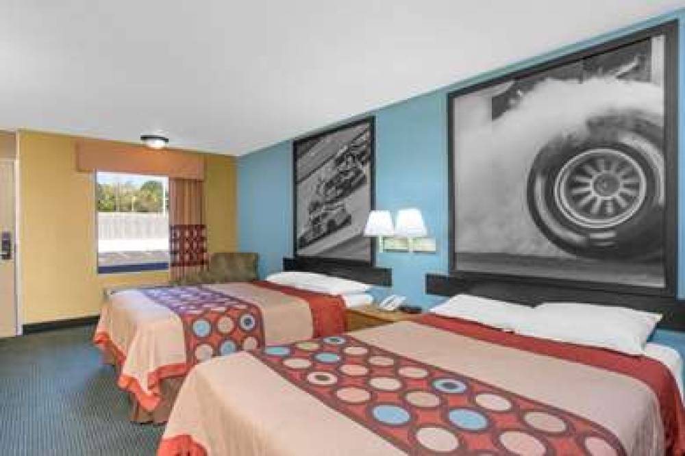 SUPER 8 BY WYNDHAM DUNN 5