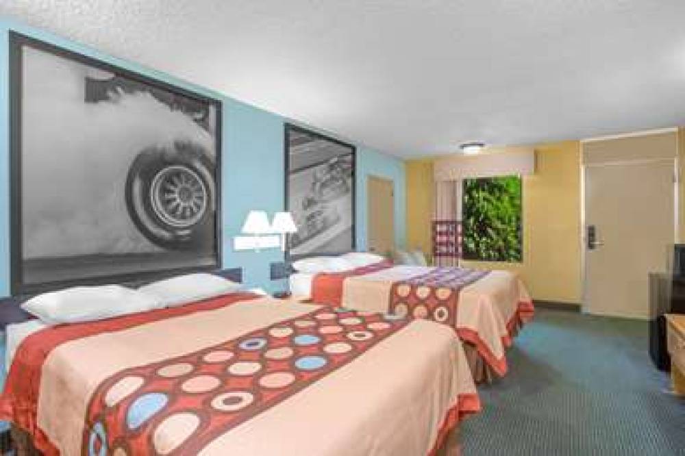 SUPER 8 BY WYNDHAM DUNN 10