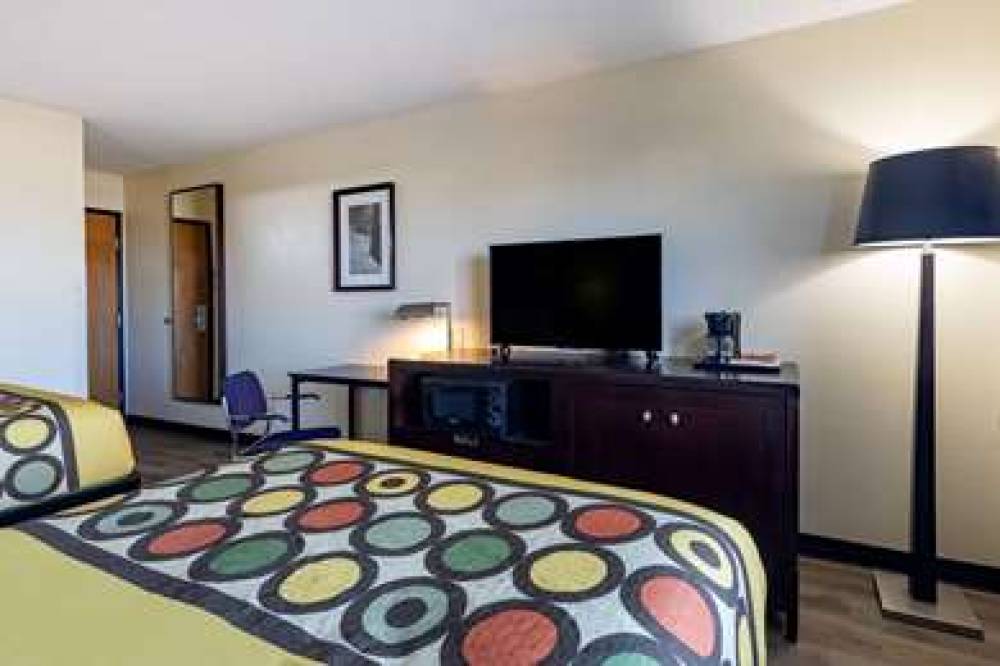 Super 8 By Wyndham El Dorado 4