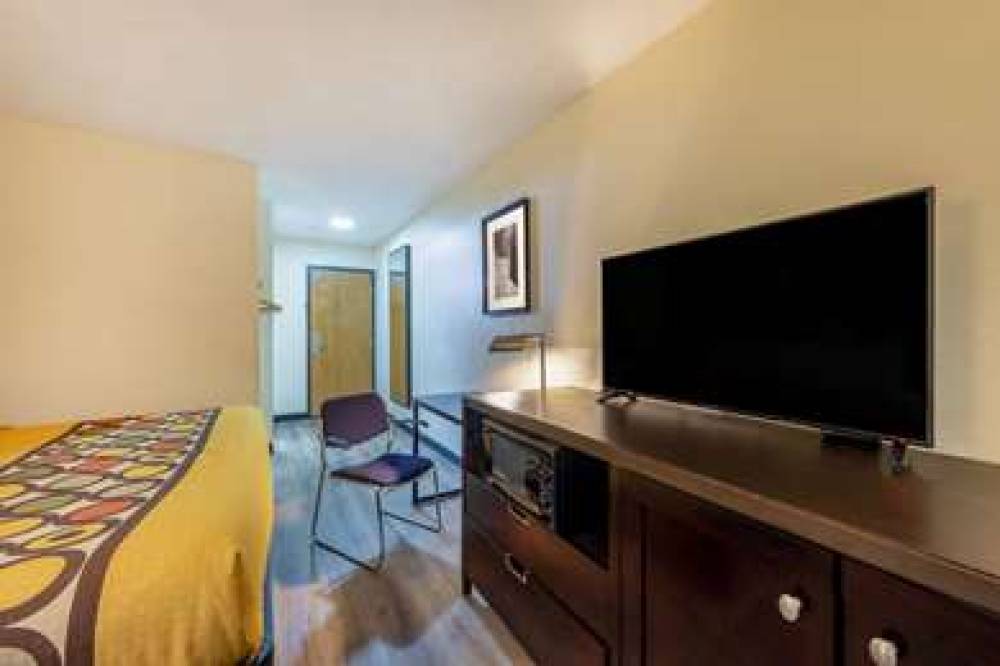 Super 8 By Wyndham El Dorado 9