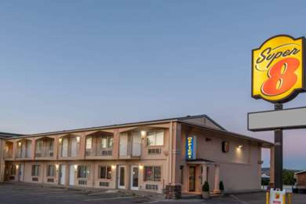 Super 8 By Wyndham Evanston