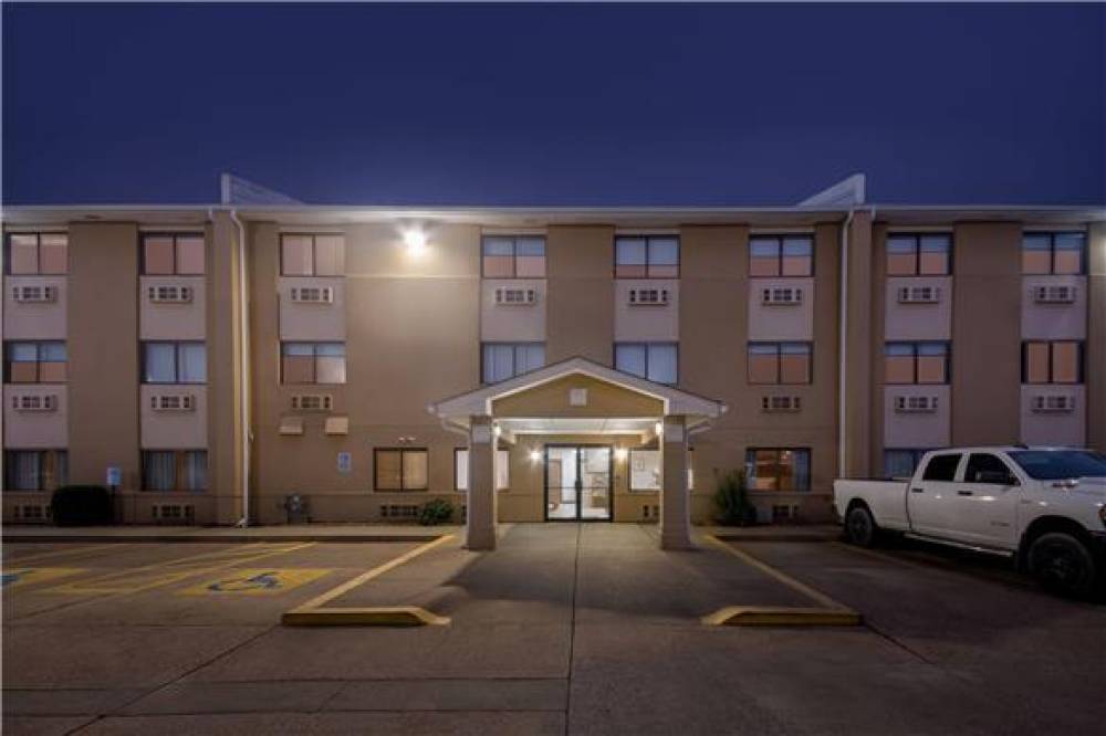 SUPER 8 BY WYNDHAM EVANSVILLE EAST 4
