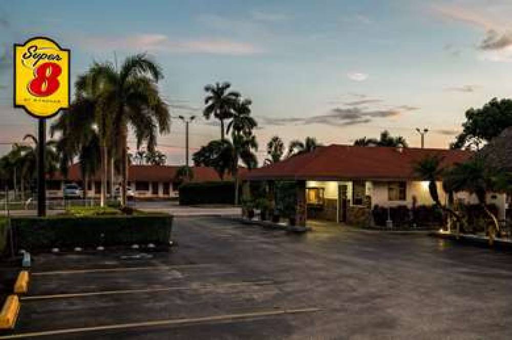 Super 8 By Wyndham, Florida City/Ho