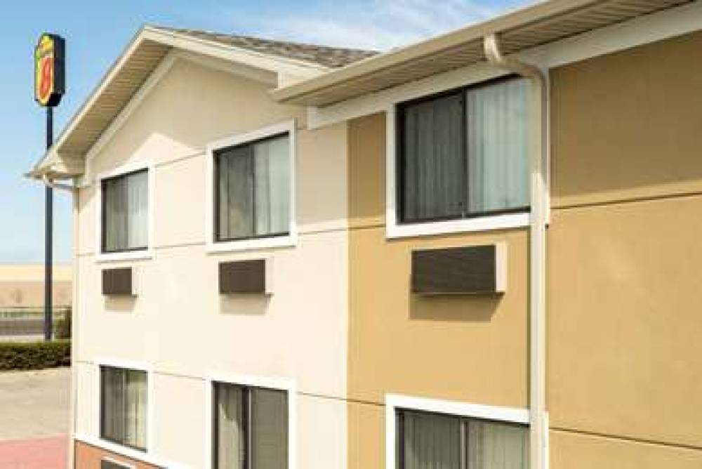 Super 8 By Wyndham Fond Du Lac