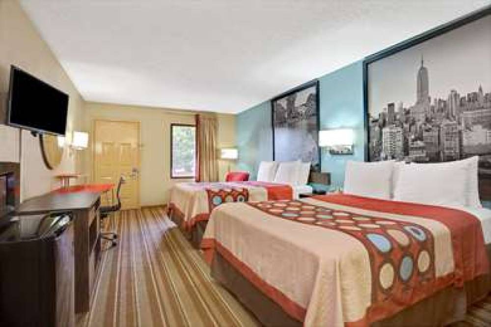 SUPER 8 BY WYNDHAM FOREST PARK 6