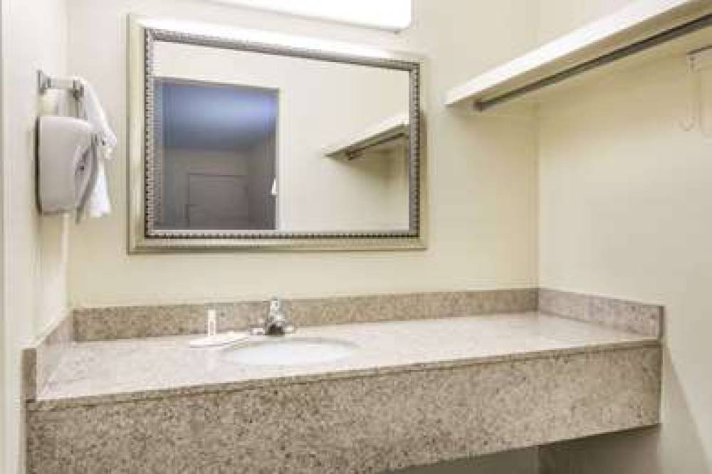 MOTEL 6 FORSYTH GA TIFT COLLEGE 9