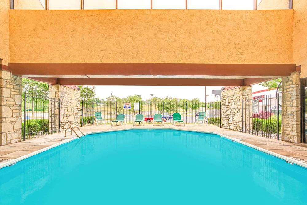 Super 8 By Wyndham Fort Mitchell Cincinnati Area 2