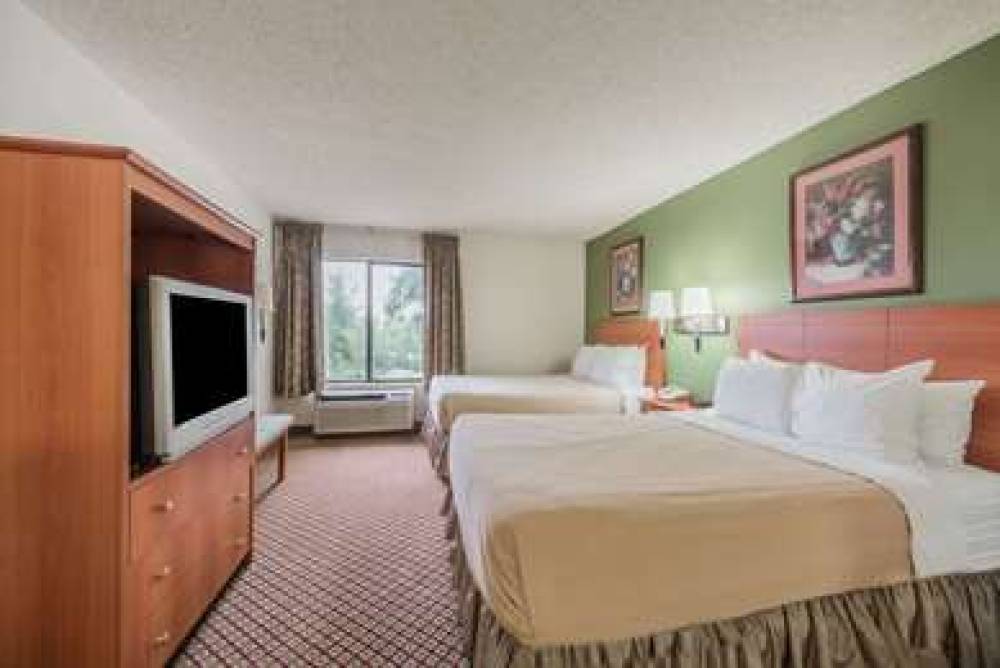 Super 8 By Wyndham Fort Worth South 3