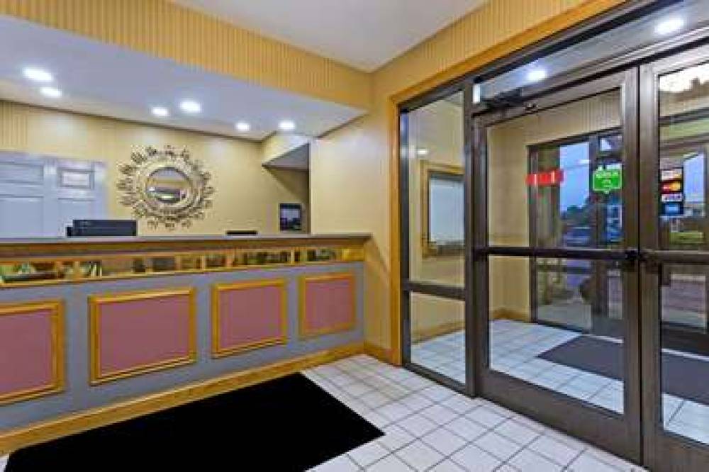 SUPER 8 BY WYNDHAM FRANKLIN HWY 31 2