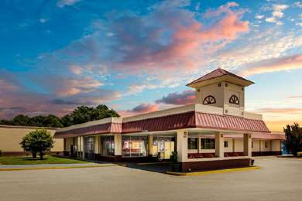 Super 8 By Wyndham Gaffney