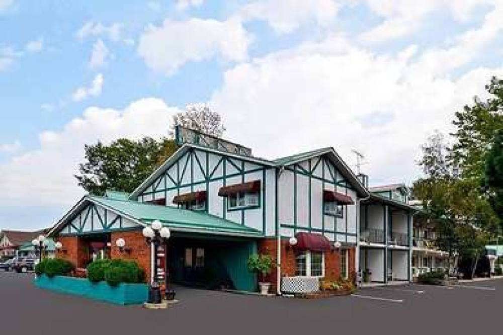 Super 8 By Wyndham Gananoque/Countr