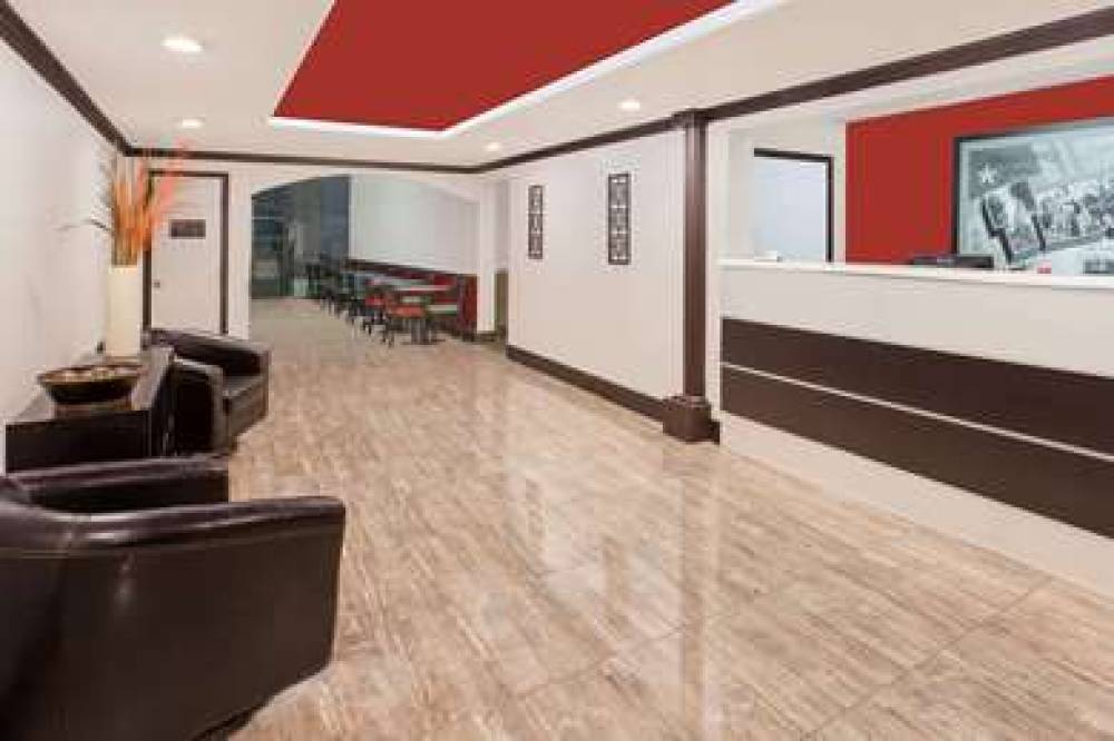 Super 8 By Wyndham Grand Prairie North 3