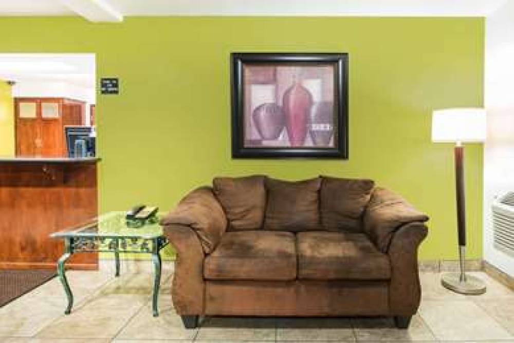 Super 8 By Wyndham Harlingen TX 4